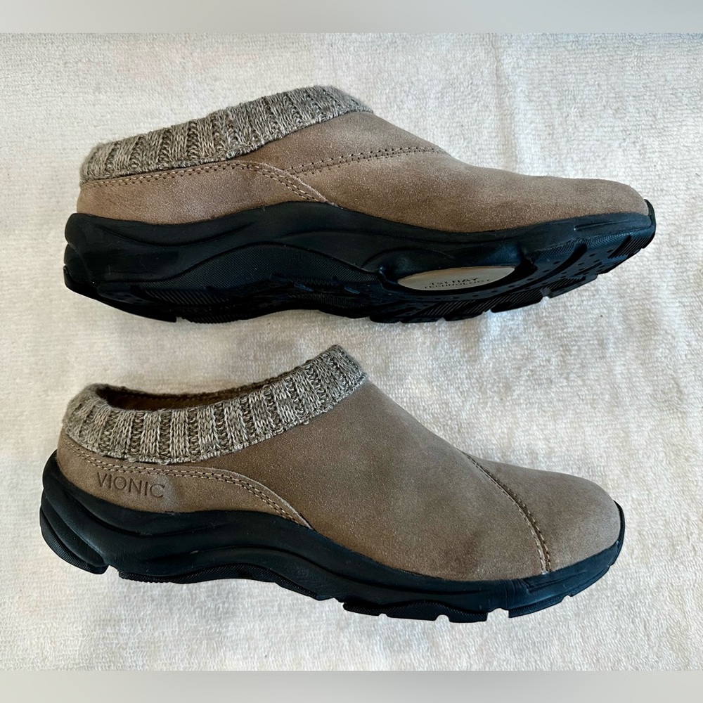 Vionic 8.5 Tan Taupe Slip-ons - Picture 3 of 7